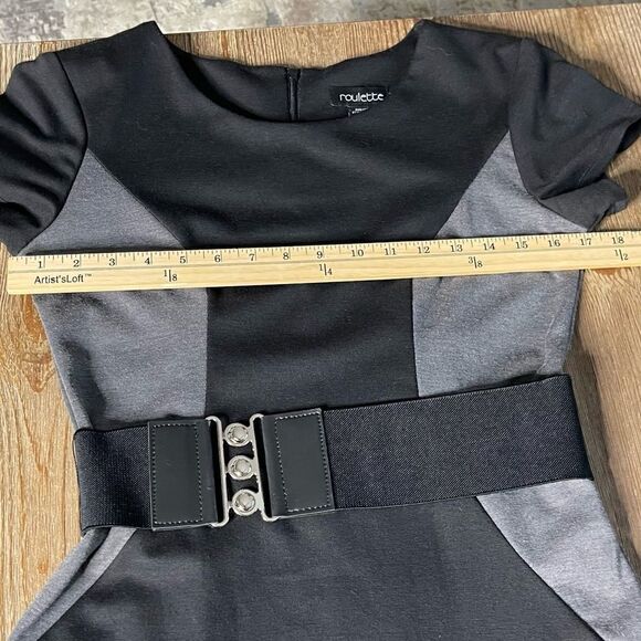 Roulette Black Gray Colorblock Side Panels Short Cap Sleeves Belted Dress Size 4 - Picture 11 of 15